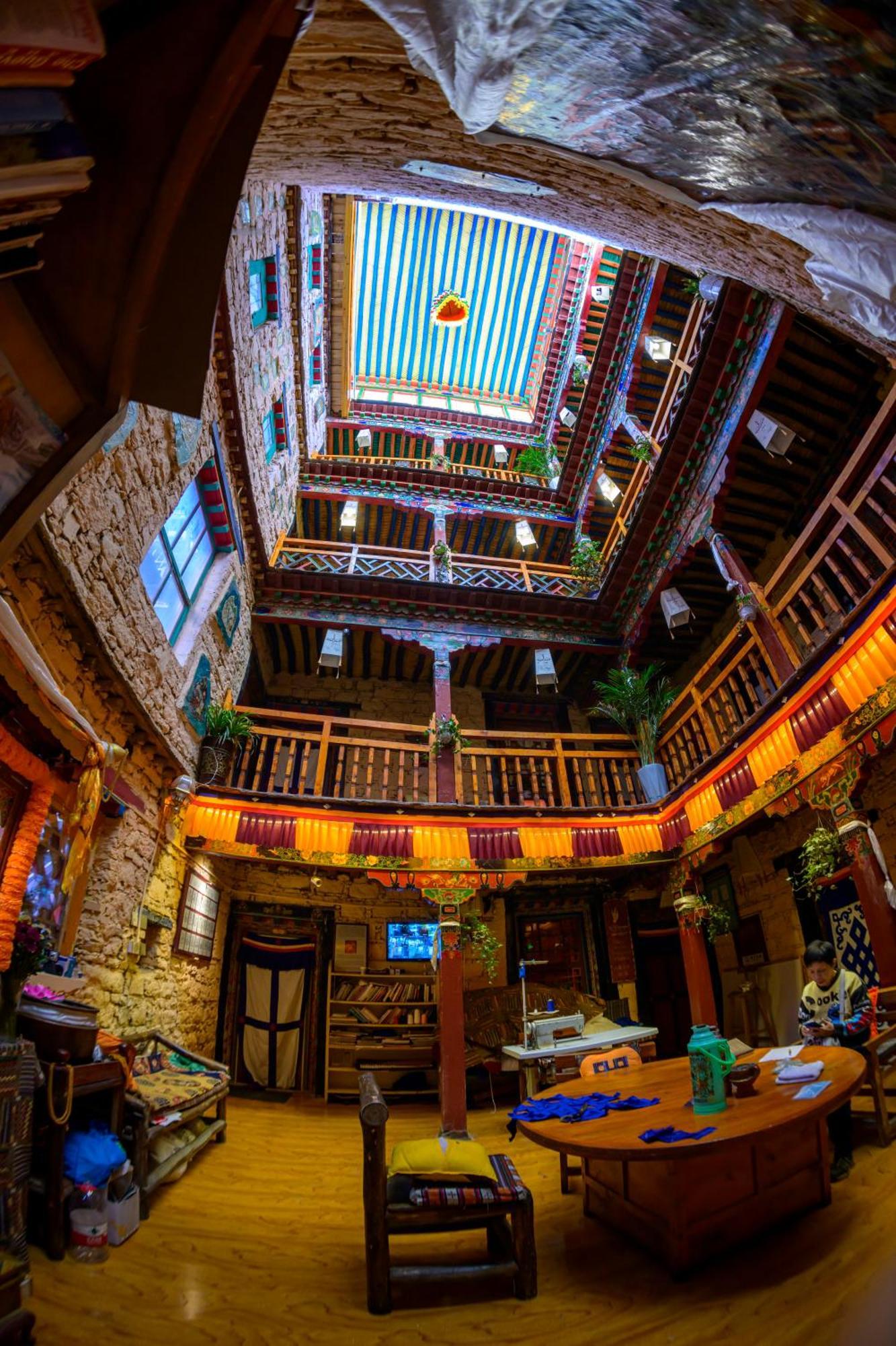 לאסה Shambhala Palace Hotel מראה חיצוני תמונה